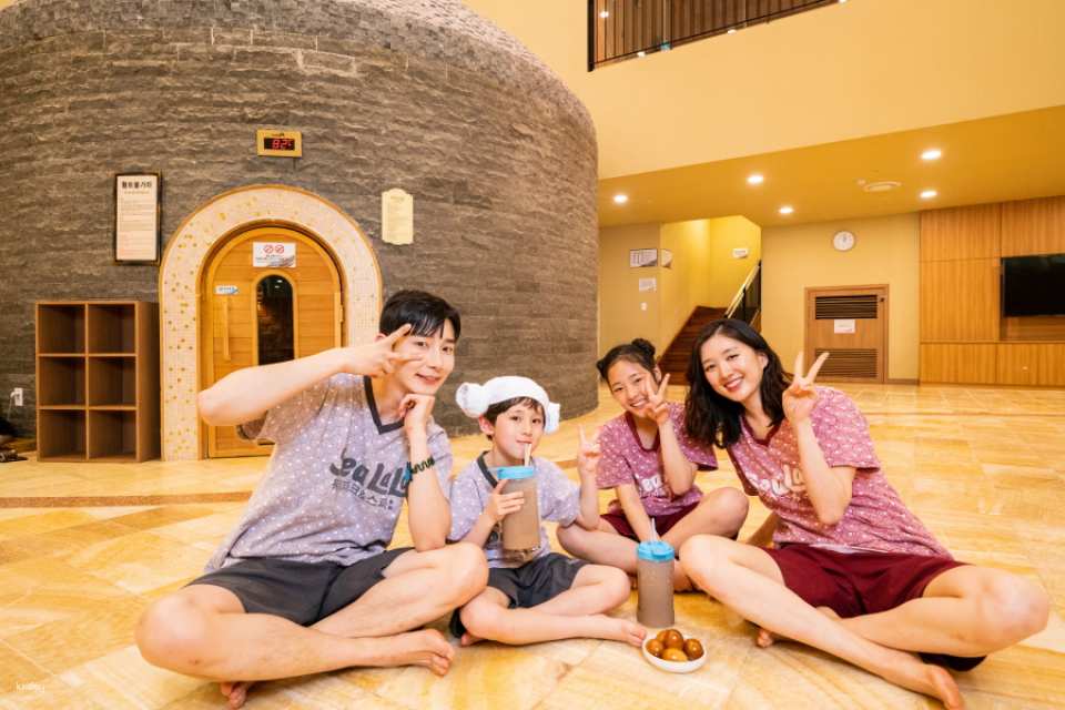 Seoul | SeaLaLa Water Park & Jjimjilbang Admission Ticket