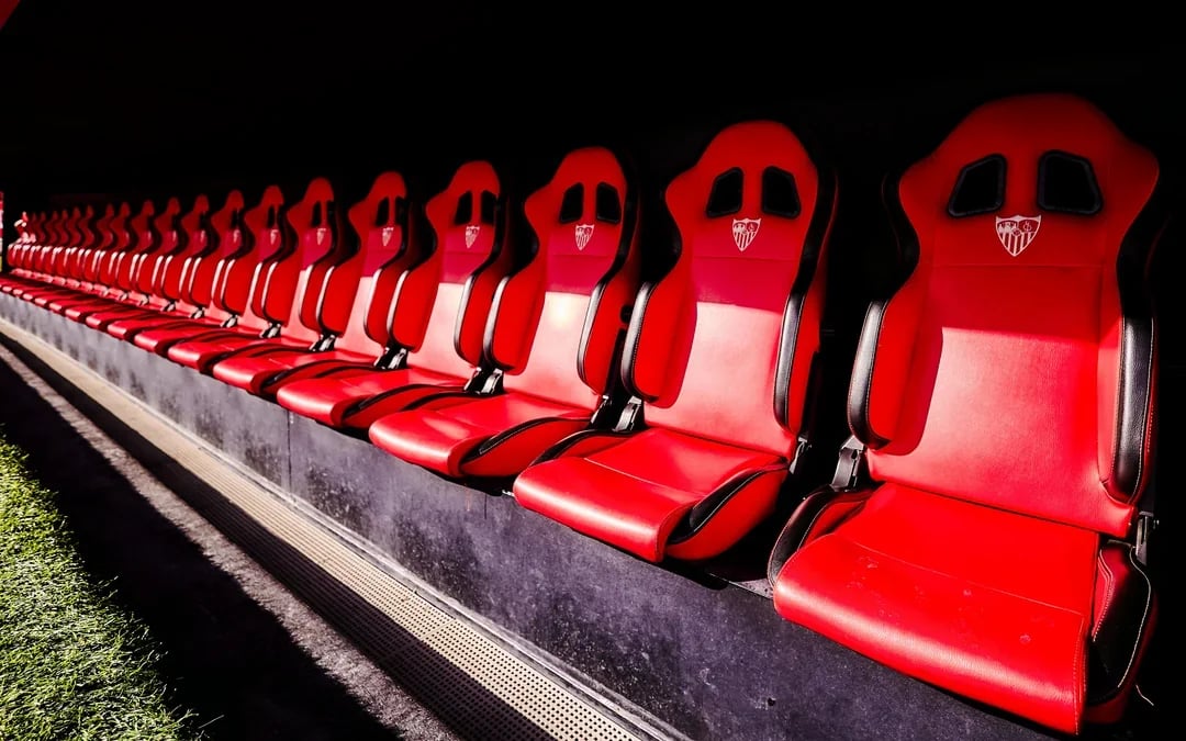Sevilla FC: Ramón Sánchez-Pizjuán Stadium Tour with Audio Guide and Pitch Access Image 11