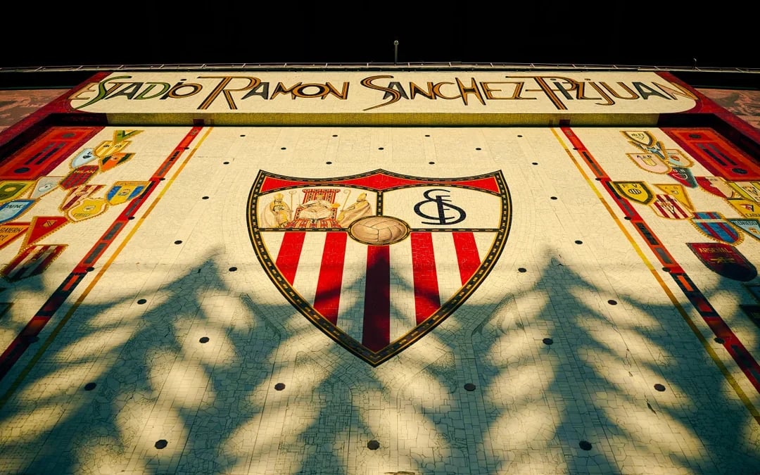 Sevilla FC: Ramón Sánchez-Pizjuán Stadium Tour with Audio Guide and Pitch Access Image 6