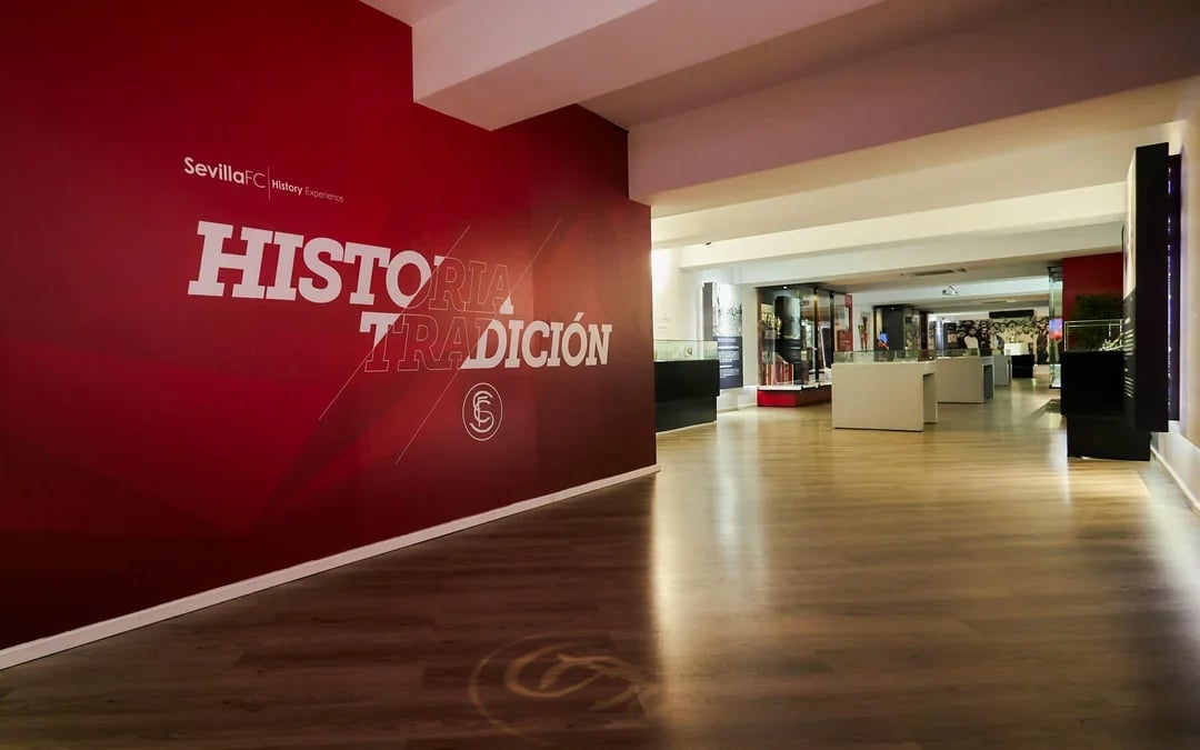 Sevilla FC: Ramón Sánchez-Pizjuán Stadium Tour with Audio Guide and Pitch Access Image 10