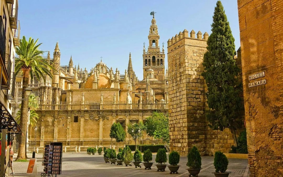 Seville Cathedral & La Giralda Private Guided Tour Image 2