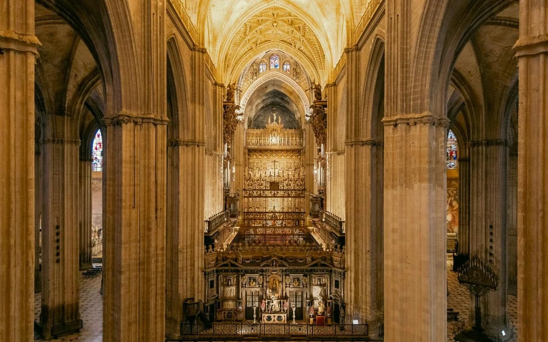 Seville Cathedral & La Giralda Small Group Skip-the-Line Guided Tour Image 3