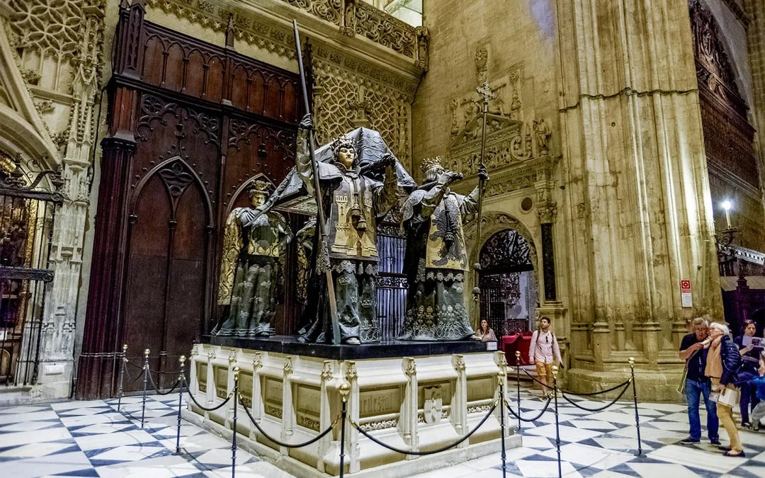 Seville Cathedral & La Giralda Small Group Skip-the-Line Guided Tour Image 7