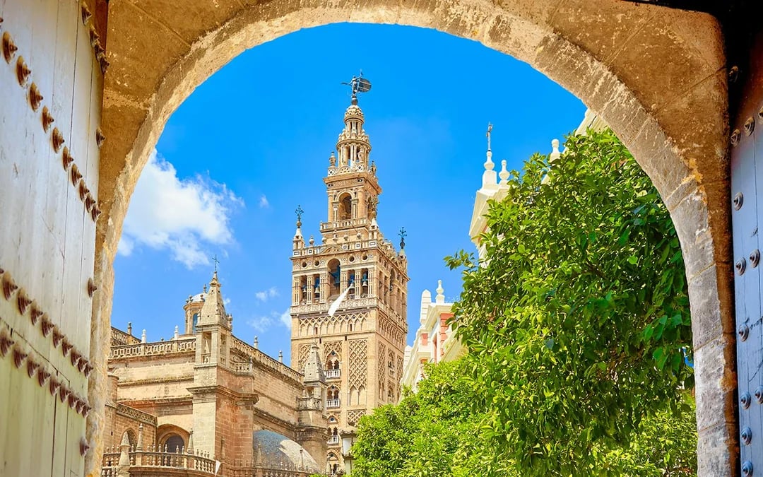 Seville Cathedral & La Giralda Small Group Skip-the-Line Guided Tour Image 9