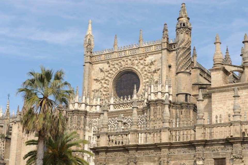 Seville cathedral ticket with audio guide and augmented reality