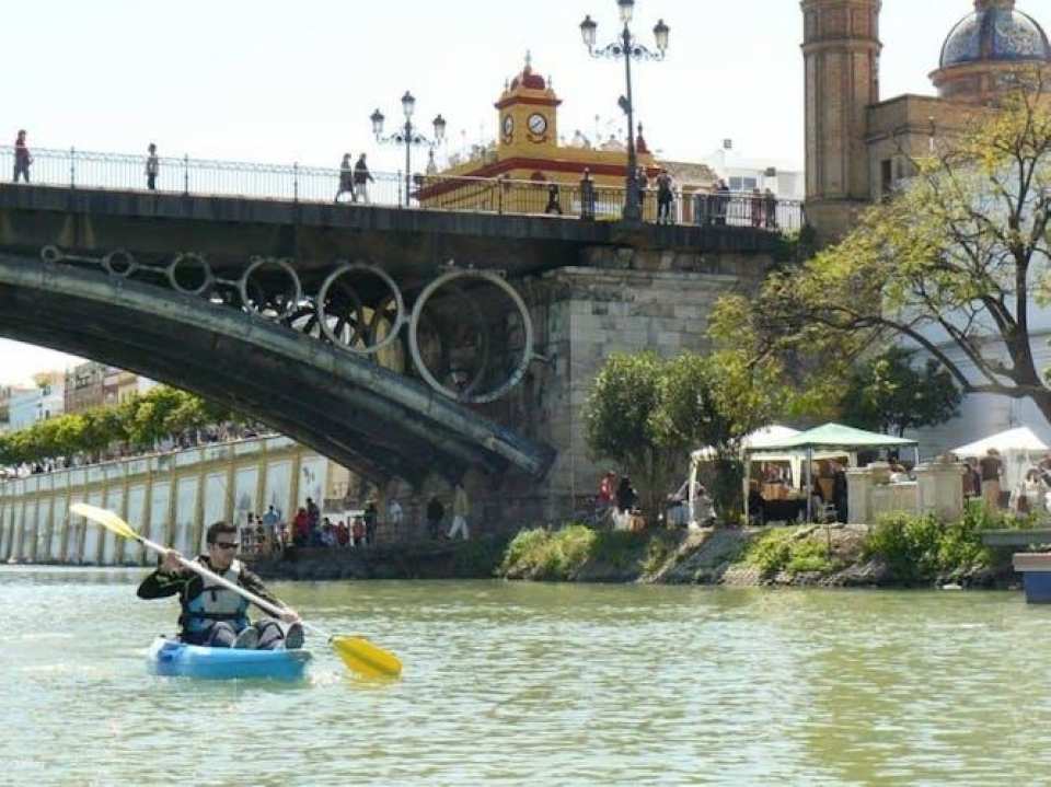 Seville kayaking tour on the Guadalquivir river