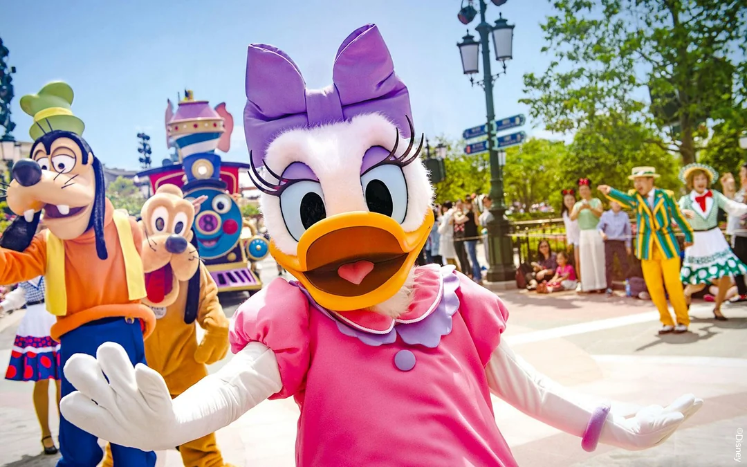 Shanghai Disneyland 1-Day Ticket with Premier Access (8 Attractions) Image 3