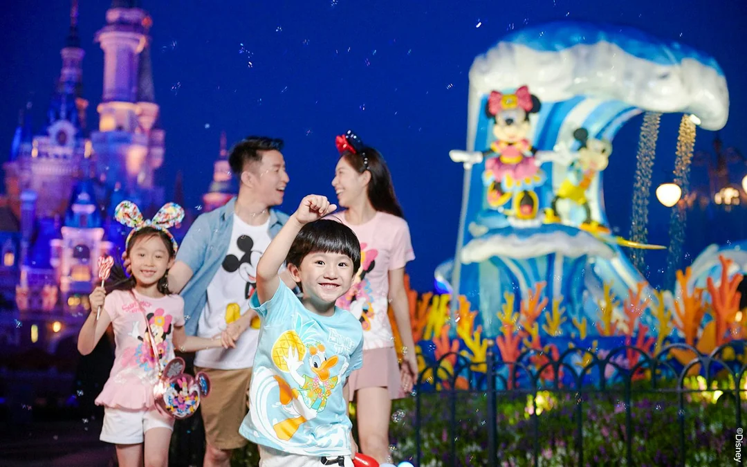 Shanghai Disneyland 1-Day Ticket with Premier Access (8 Attractions) Image 5