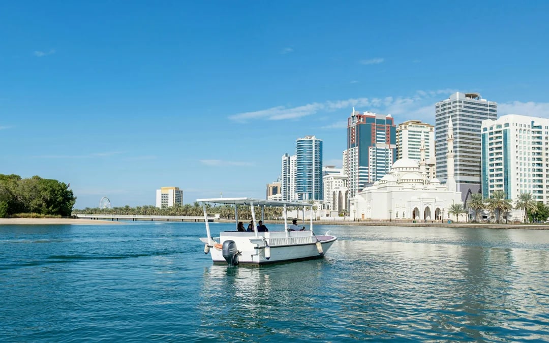 Sharjah Boat Tour with Al Noor Island Access Image 3
