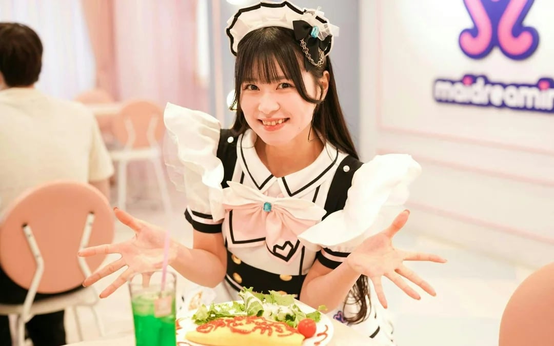 Shibuya Maid Cafe by Maidreamin Image 5