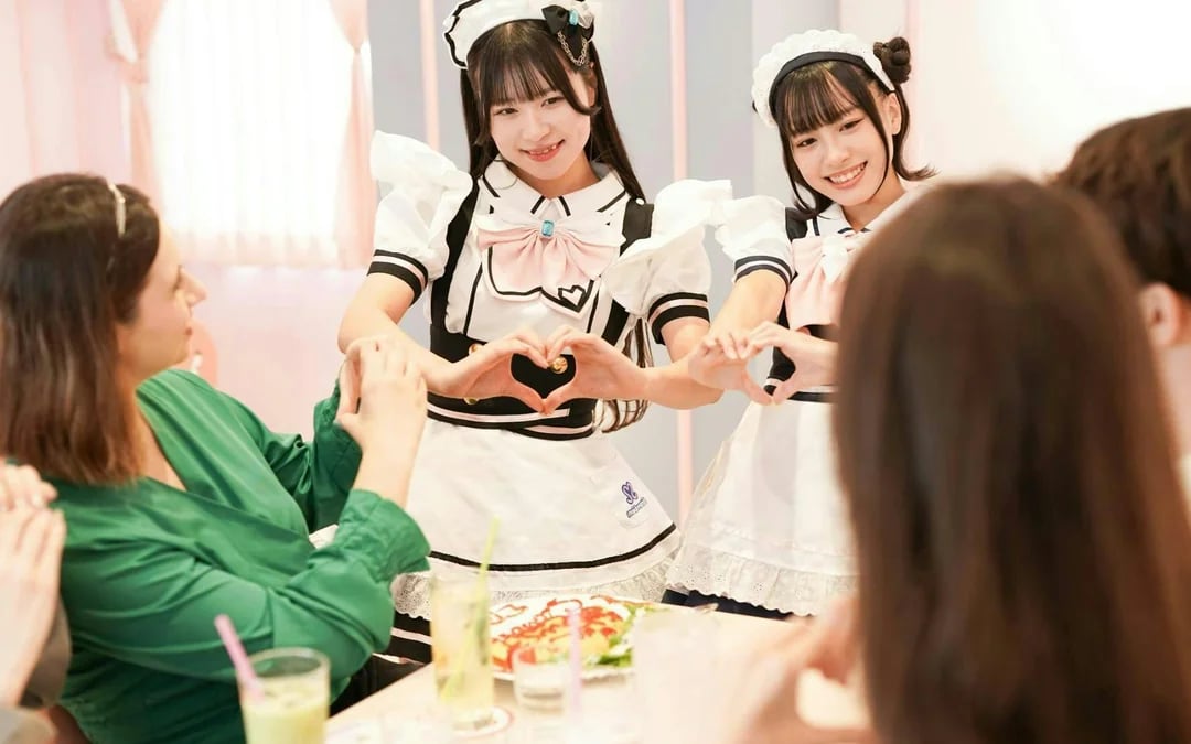 Shinjuku Maid Cafe by Maidreamin Image 11