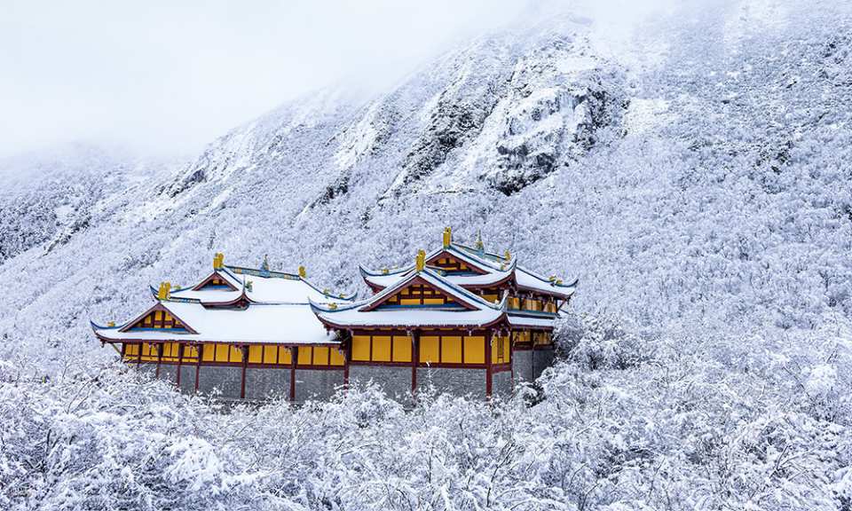 Sichuan Huanglong Scenic Area Tickets | Exploring the Secret Paradise of the Jade Pool