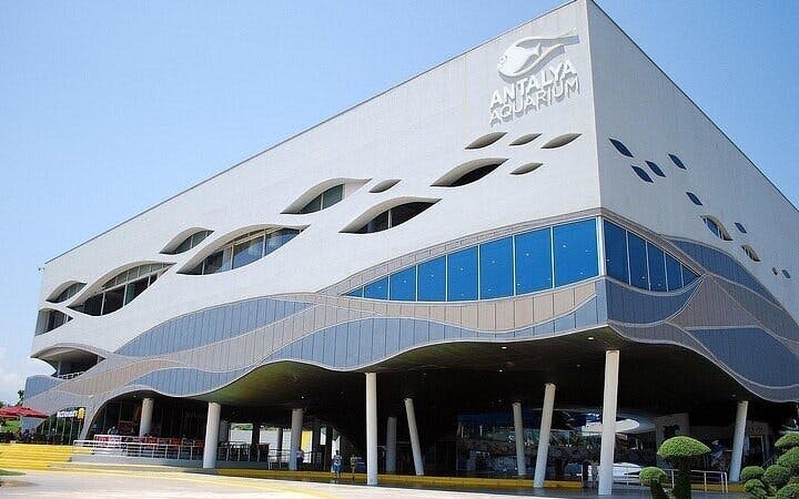 Side Aquarium and Fun Park Tour All Inclusive with Hotel Pickup Image 10