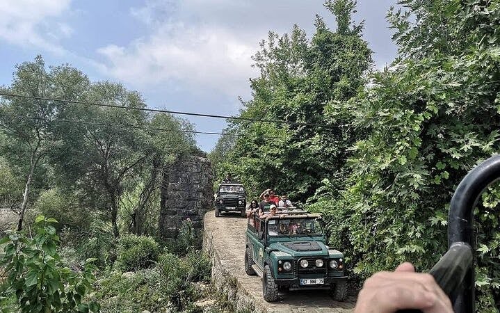 Side Jeep Safari Adventure Image 1