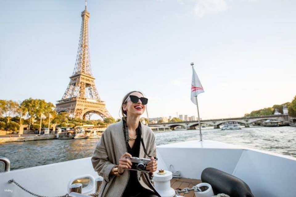 Sightseeing cruise tickets with live guide