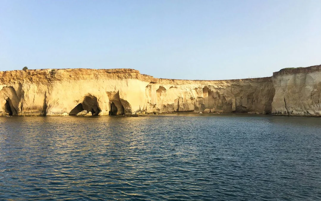 Sightseeing Cruise to Ortigia Island & Sea Caves Image 3