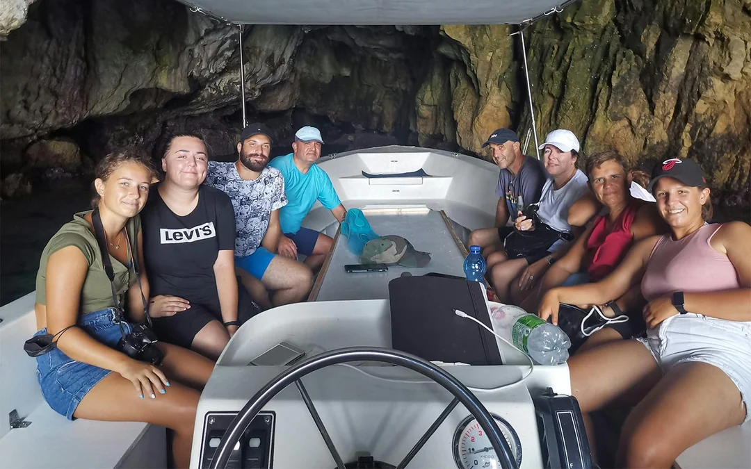 Sightseeing Cruise to Ortigia Island & Sea Caves Image 4