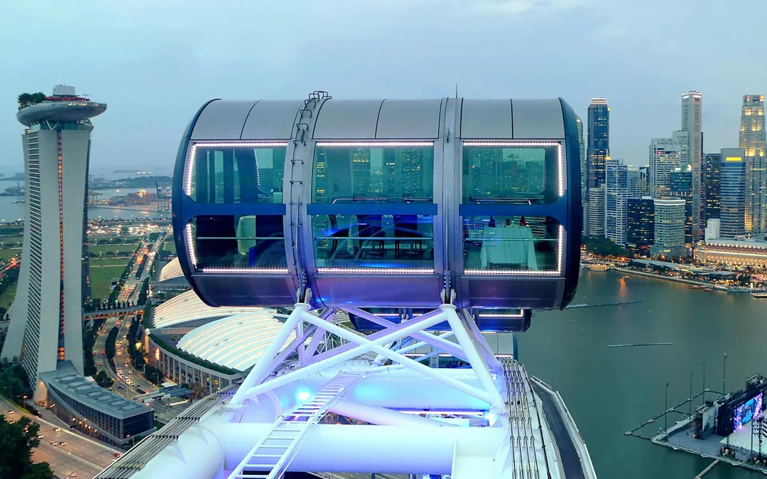 Singapore Flyer VIP Experience with Champagne or Singapore Sling Image 2