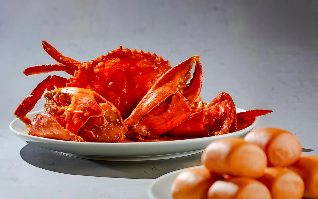 Singapore River Cruise + Chilli Crab and Seafood Experience Image 4