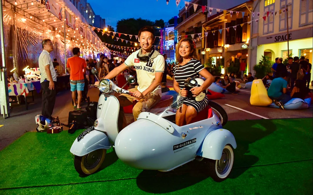 Singapore Vintage Vespa Sidecar Night Tour Image 3