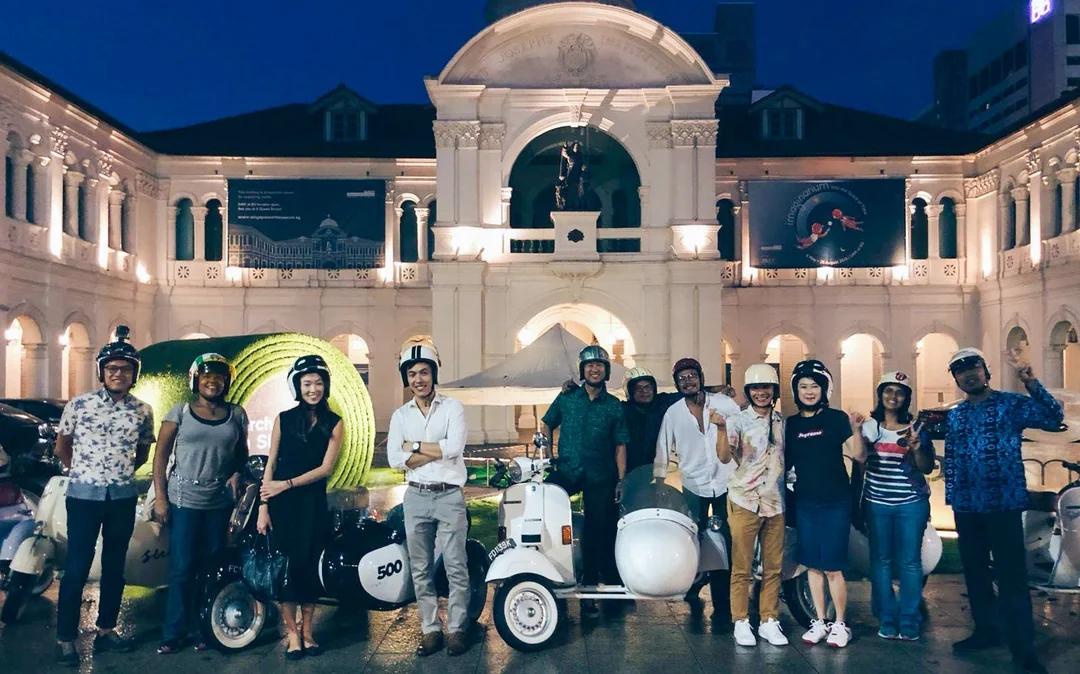 Singapore Vintage Vespa Sidecar Night Tour Image 5