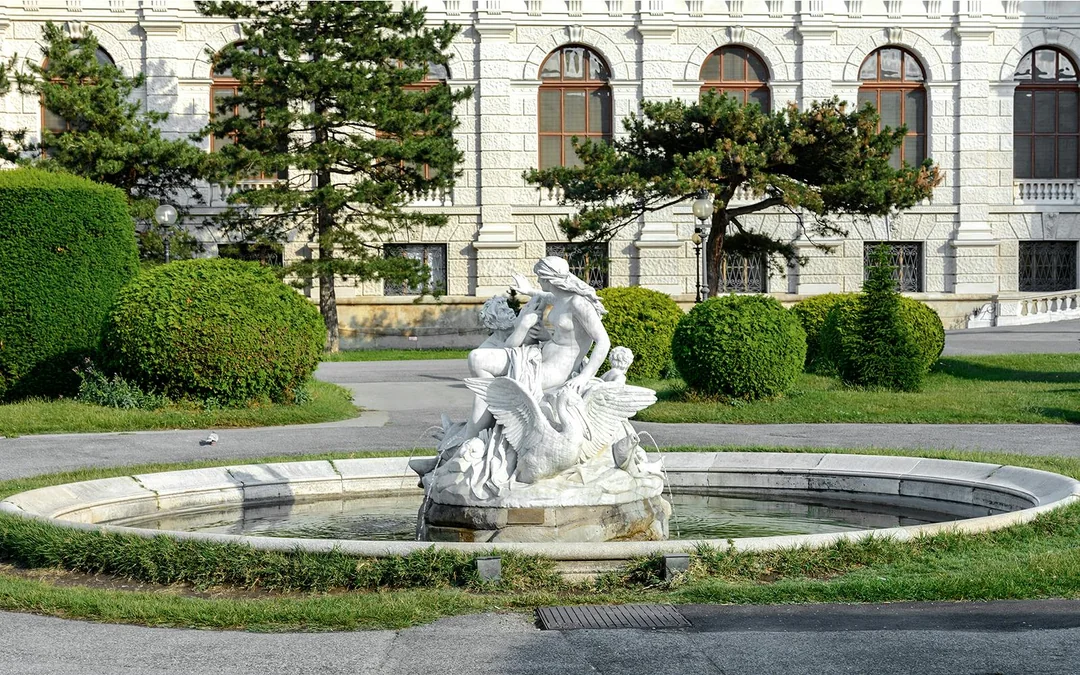 Sisi Museum & Hofburg Skip-the-Line Guided Tour Image 4