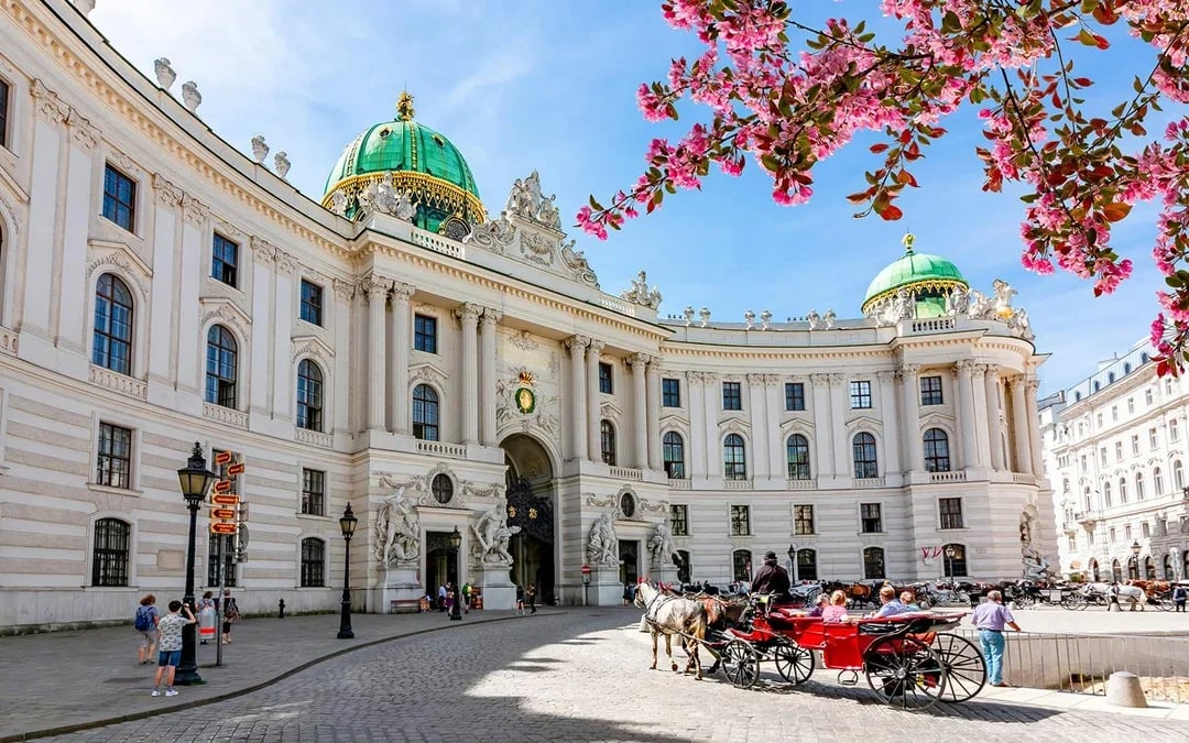Sisi Museum: Skip-the-Line Imperial Apartments & City Guided Walking Tour Image 1