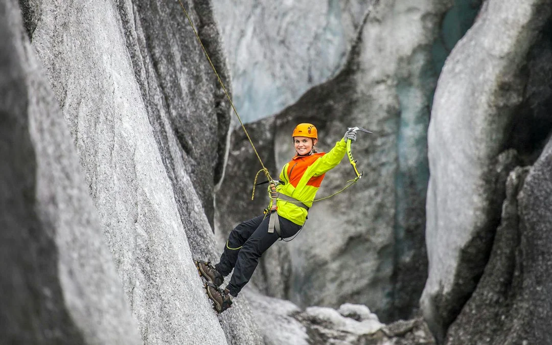 Skaftafell: Moderate Glacier Hike & Ice Climbing Image 1
