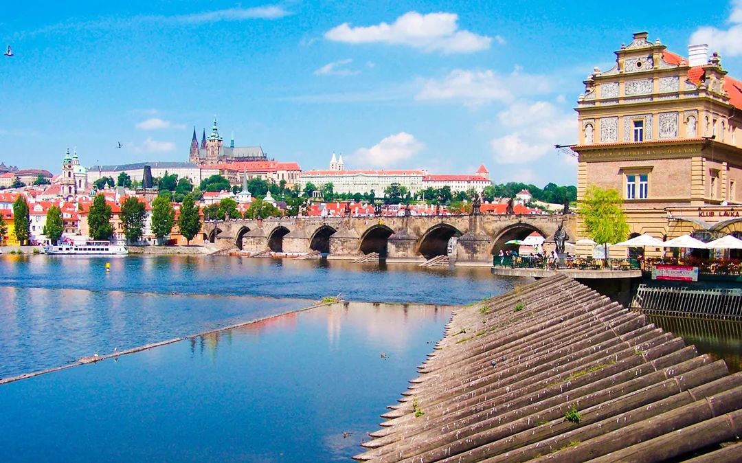 Skip-the-Line Combo: Prague Castle, National Museum & Astronomical Clock Image 9