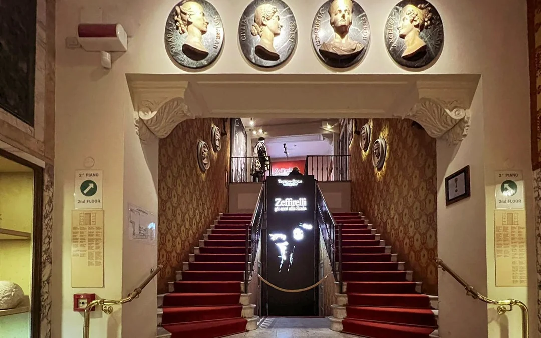 Skip-the-Line Entry & Guided Tour of La Scala Theatre Image 12