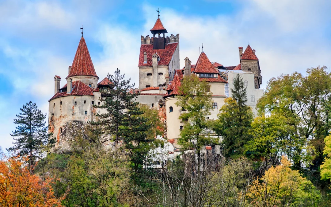Skip The Line: Guided Tour of Bran Castle, Peles Castle & Rasnov Fortress Image 2