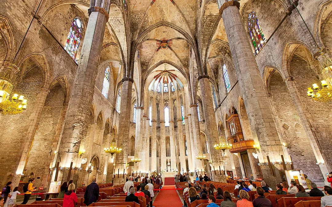 Skip-the-Line Guided Tour of Santa Maria del Mar Interior Image 2