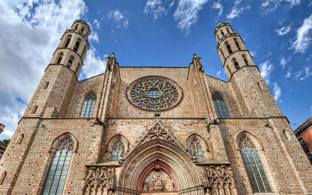 Skip-the-Line Guided Tour of Santa Maria del Mar Interior Image 3