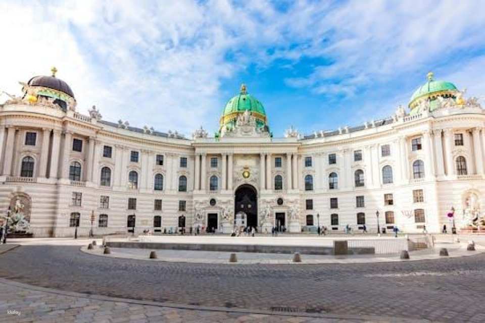 Skip-the-Line Sisi Museum, Hofburg and Gardens Tour Vienna in Spanish