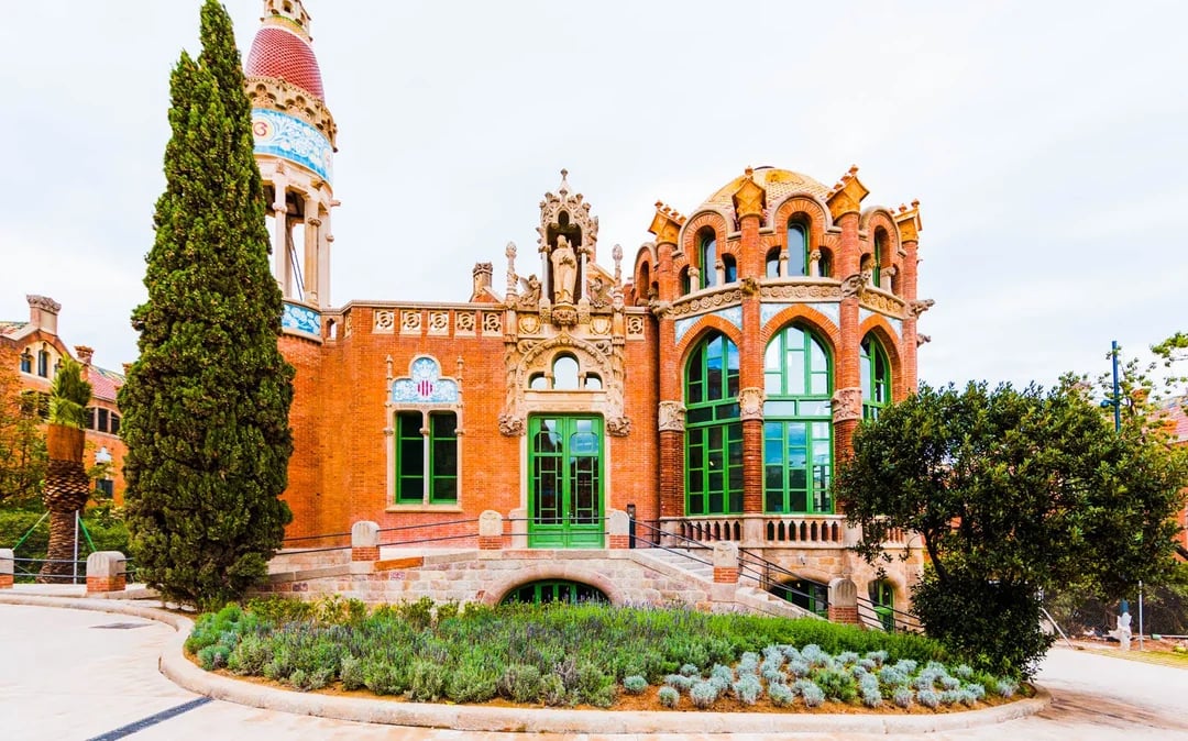 Skip-the-Line Tickets to Sant Pau Modernista Image 11