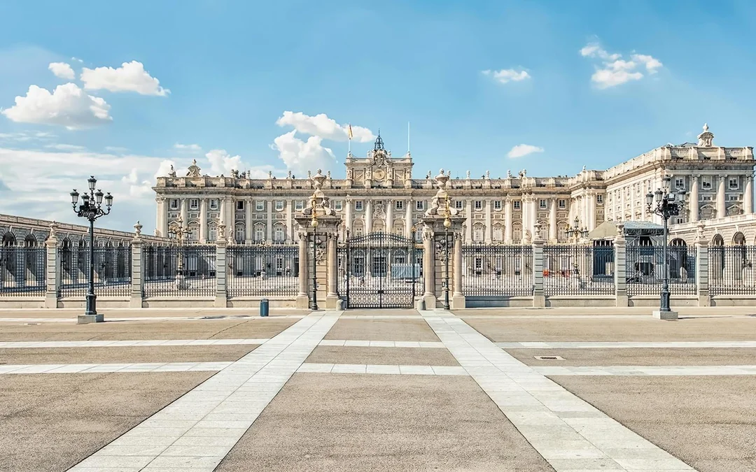 Skip-the-Line Tickets to the Royal Palace of Madrid and the Royal Kitchen Image 2