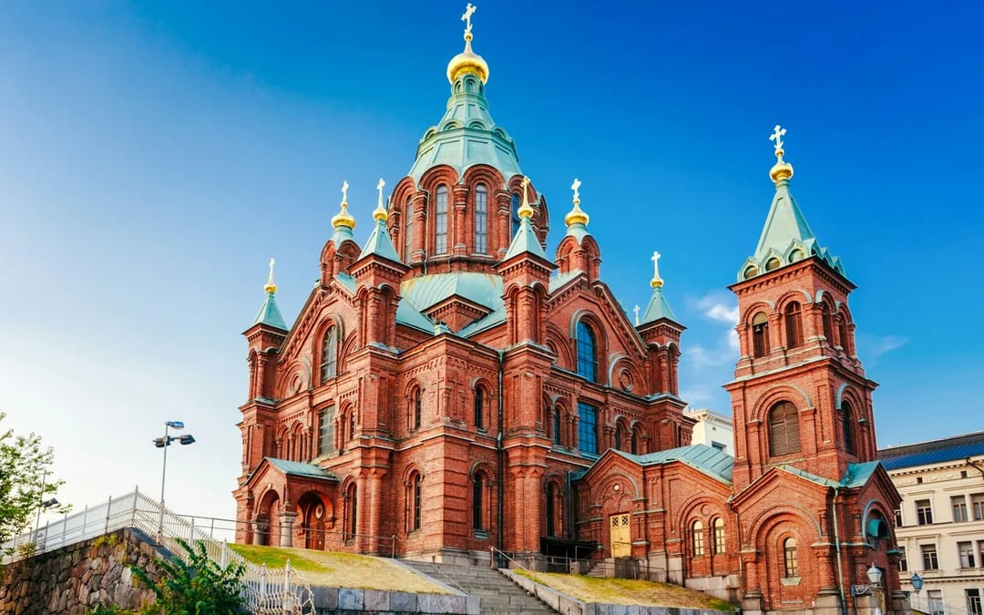 Skip-the-line Uspenski Cathedral Helsinki & Old Town Tour Image 2