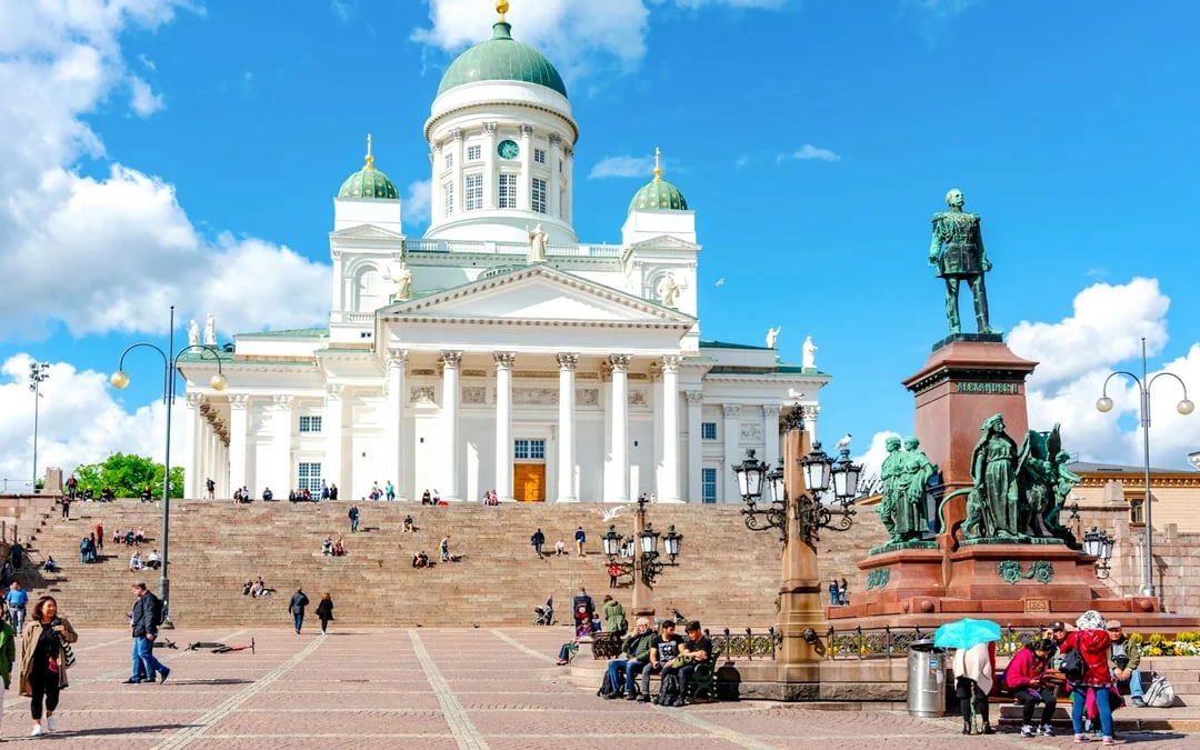 Skip-the-line Uspenski Cathedral Helsinki & Old Town Tour Image 4