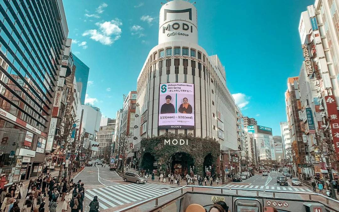 Sky Hop Bus: Tokyo Hop-On Hop-Off Bus Tour Image 3
