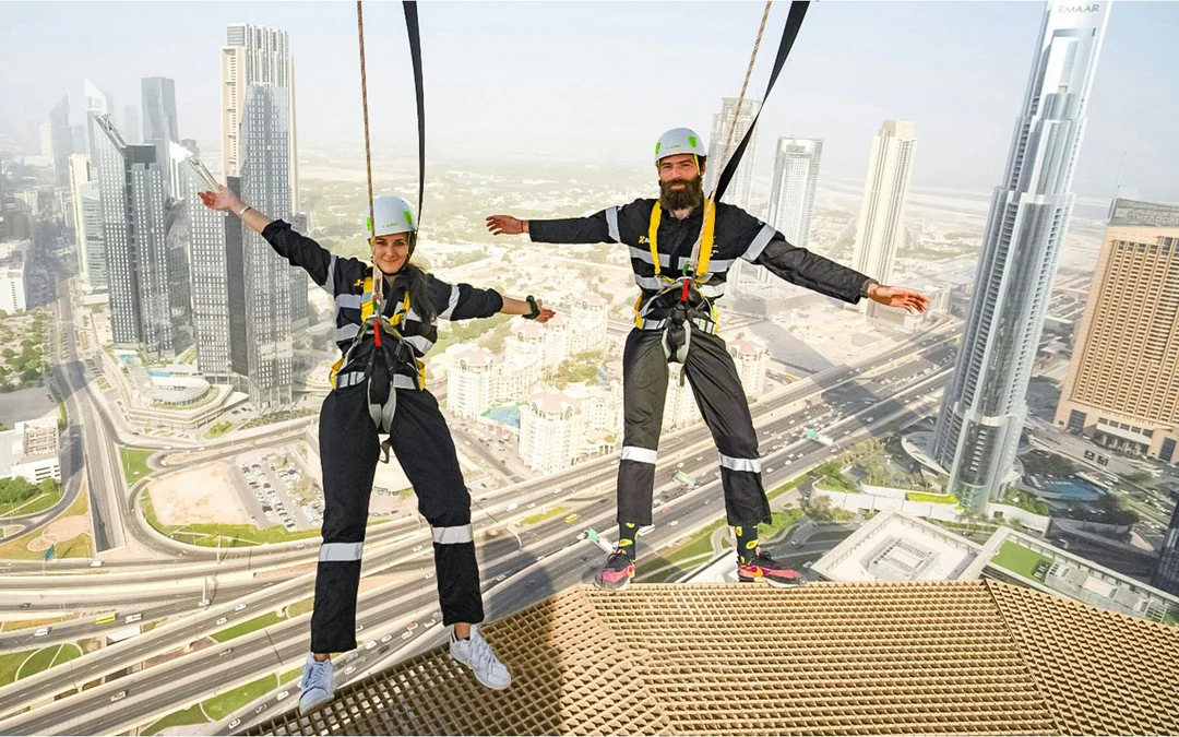 Sky Views Dubai Tickets with Edge Walk Image 4