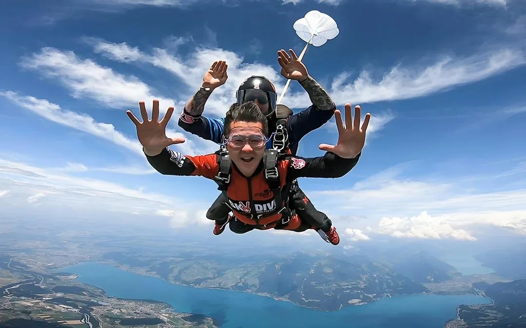 Skydive Switzerland Tickets: Tandem Skydive from 13,000 Ft Image 7