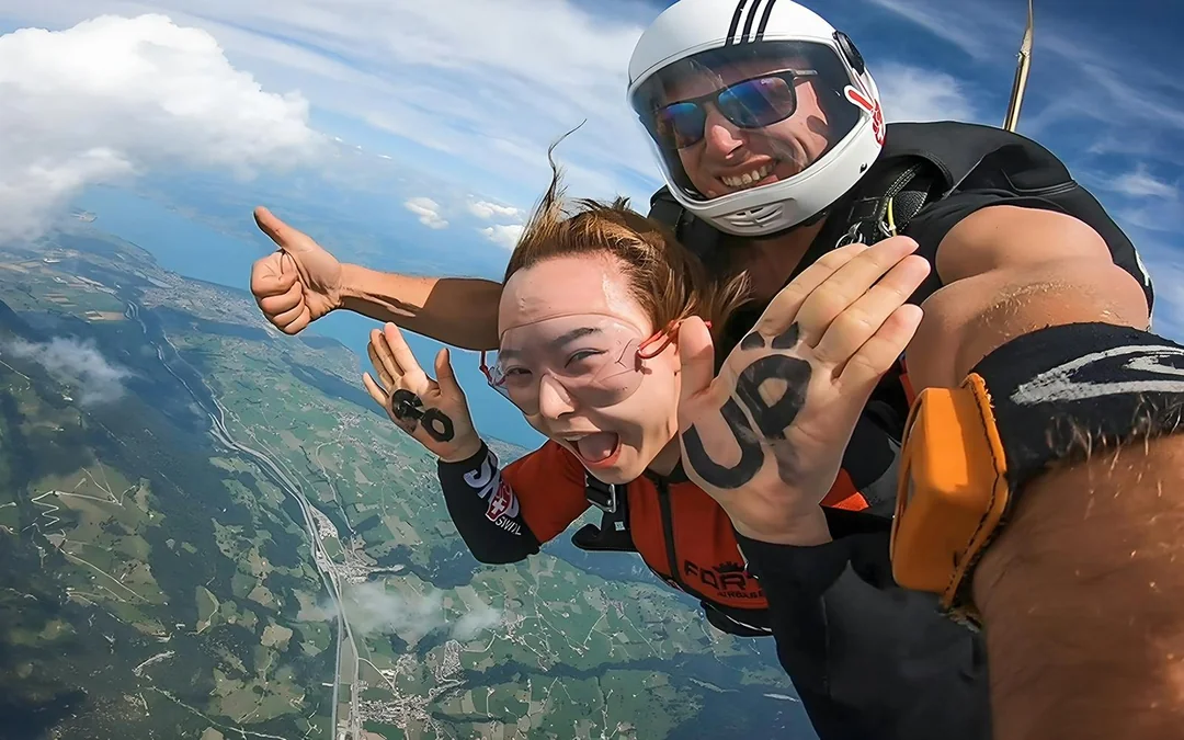 Skydive Switzerland Tickets: Tandem Skydive from 13,000 Ft Image 8