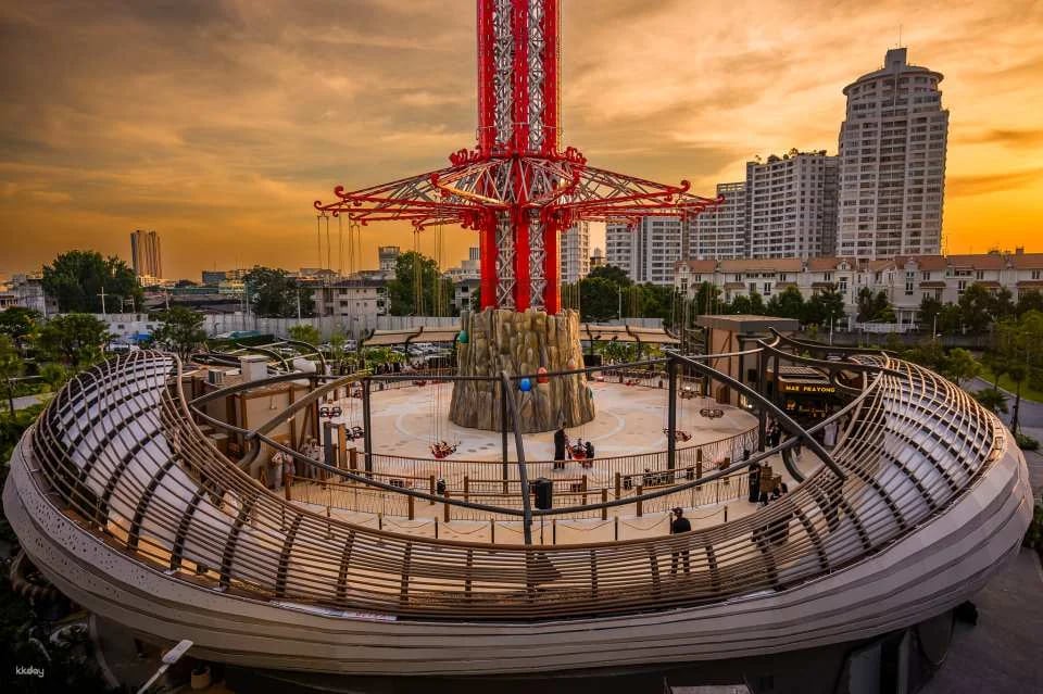 Skyflyers Giant Swing Ride at Asiatique Bangkok | Thailand