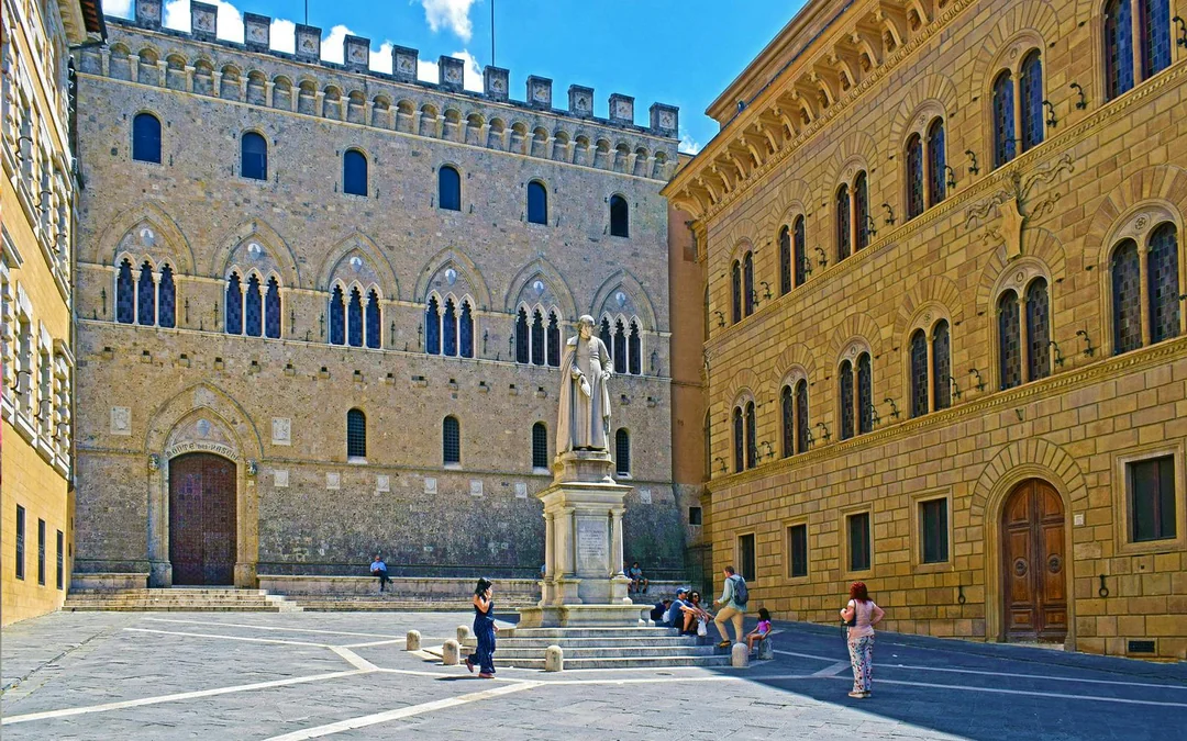 Small-Group Guided Tour of Siena with Optional Cathedral Entry Image 1