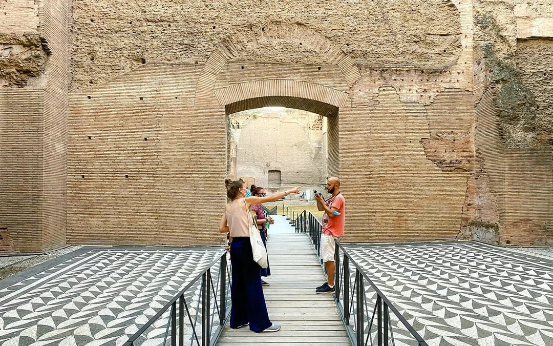 Small-Group Guided Tour of the Caracalla Baths and Circus Maximus Image 3