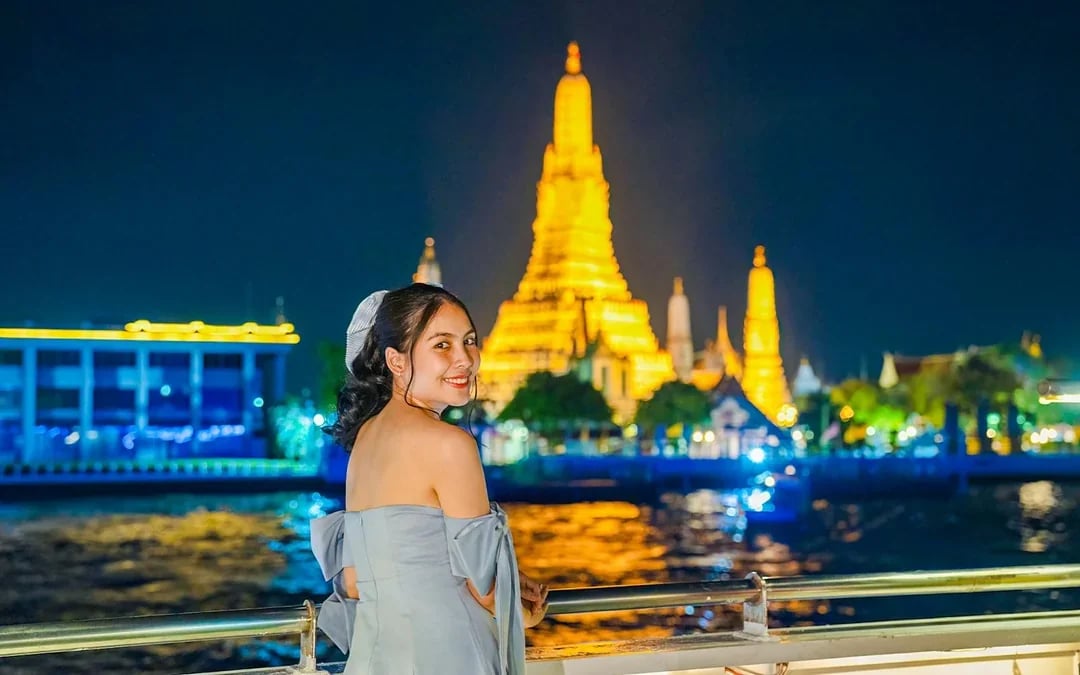 Smile Riverside Cruise with International Buffet Dinner & Thai Dance Image 1