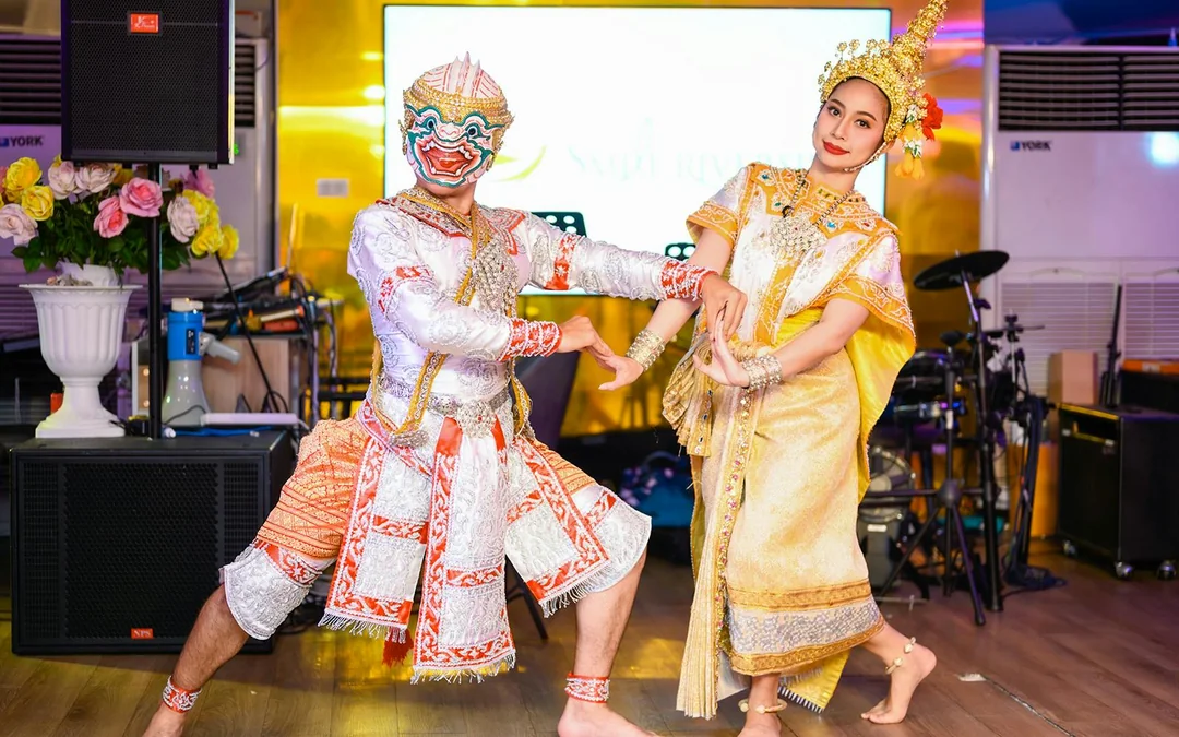 Smile Riverside Cruise with International Buffet Dinner & Thai Dance Image 3