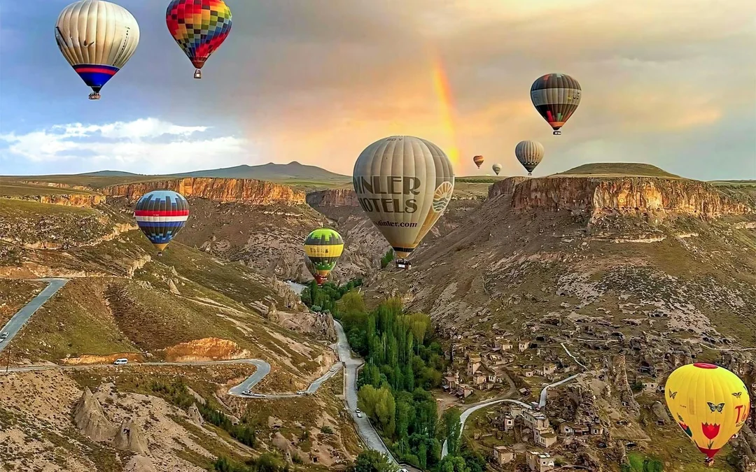 Soğanlı Valley Sunrise Hot Air Balloon Tour with Breakfast & Transfers Image 8