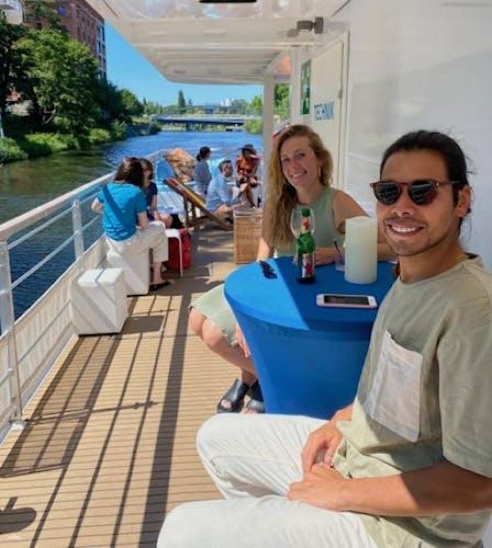 Solar-powered sunset cruise on Berlin's Spree River