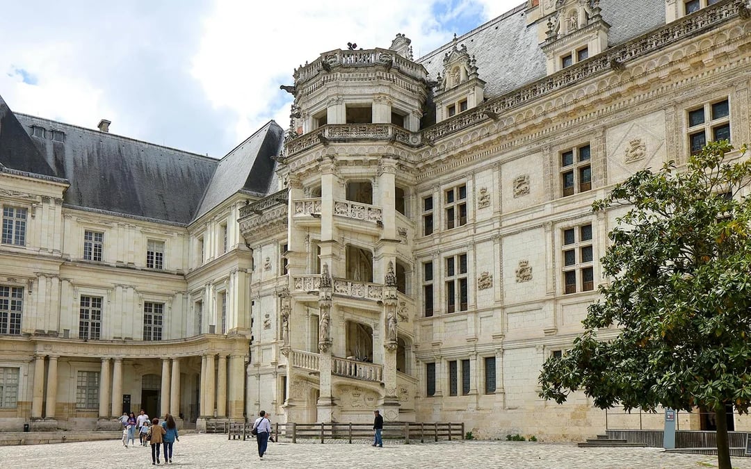 Sound and Light Show at Royal Blois Castle with Skip-the-Line Tickets Image 9
